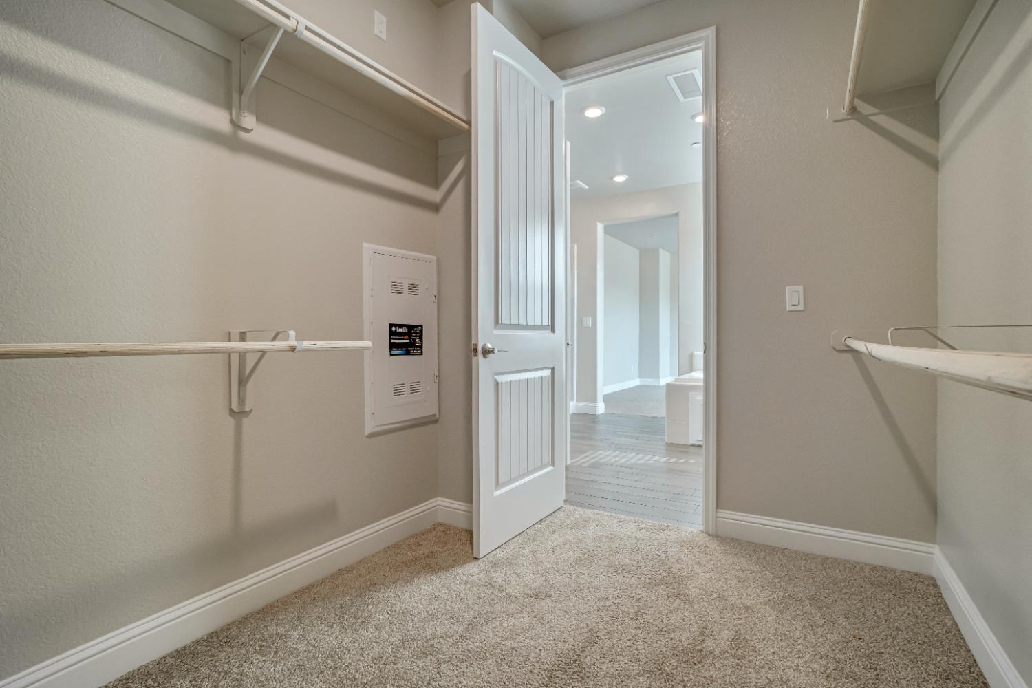 2944 Vermont Ave, Clovis, CA 93619