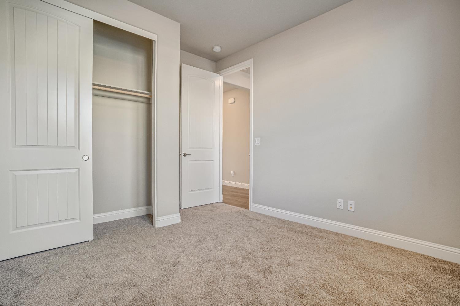 2944 Vermont Ave, Clovis, CA 93619