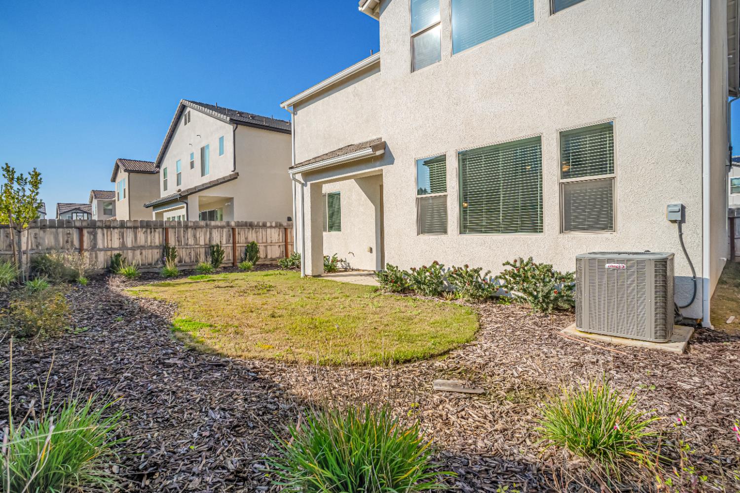 2944 Vermont Ave, Clovis, CA 93619