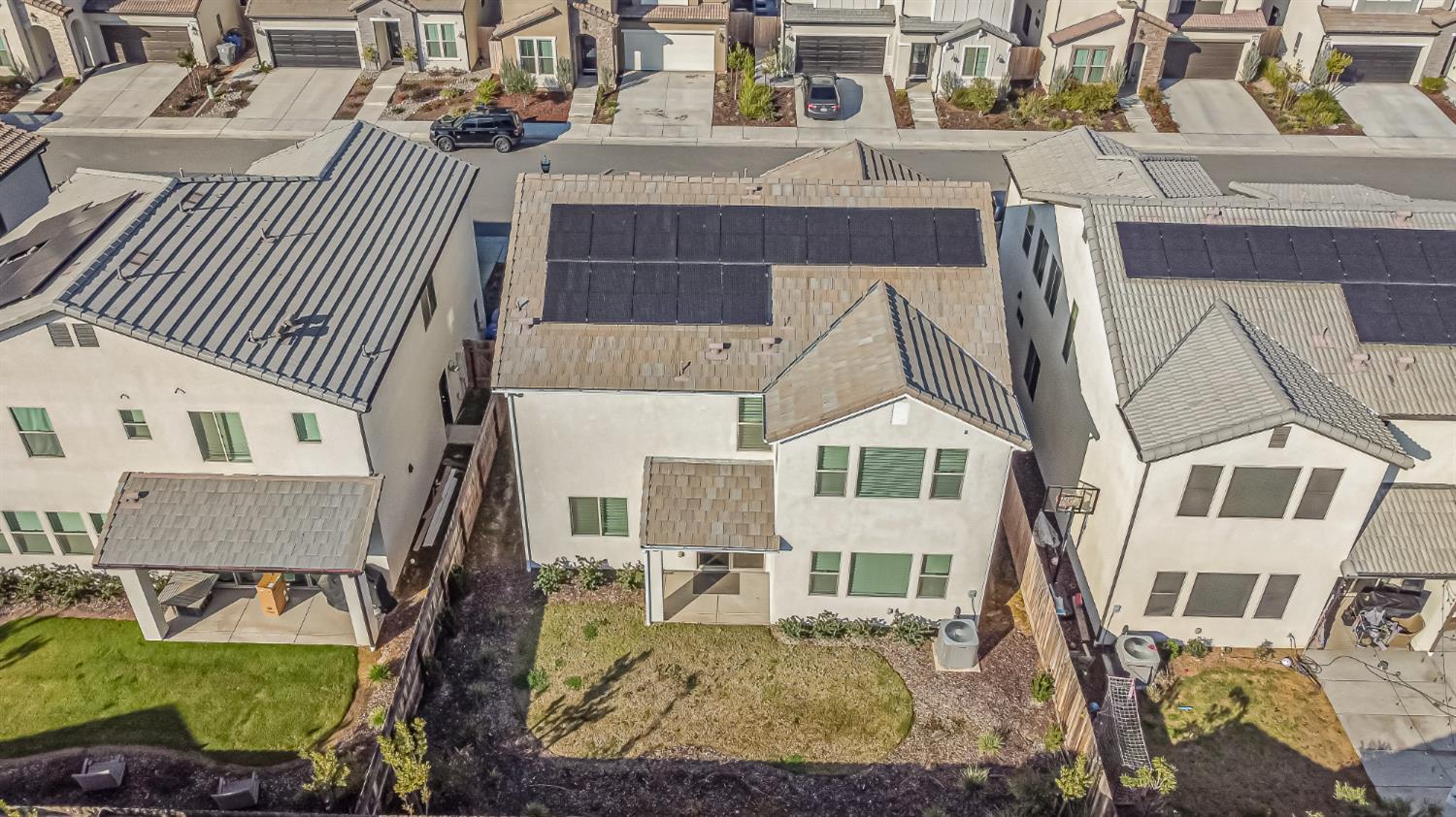 2944 Vermont Ave, Clovis, CA 93619