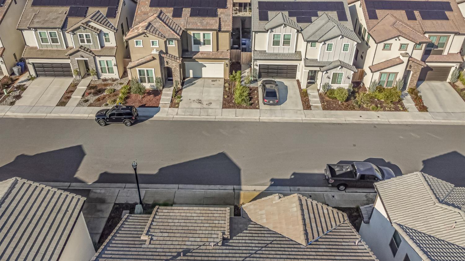 2944 Vermont Ave, Clovis, CA 93619