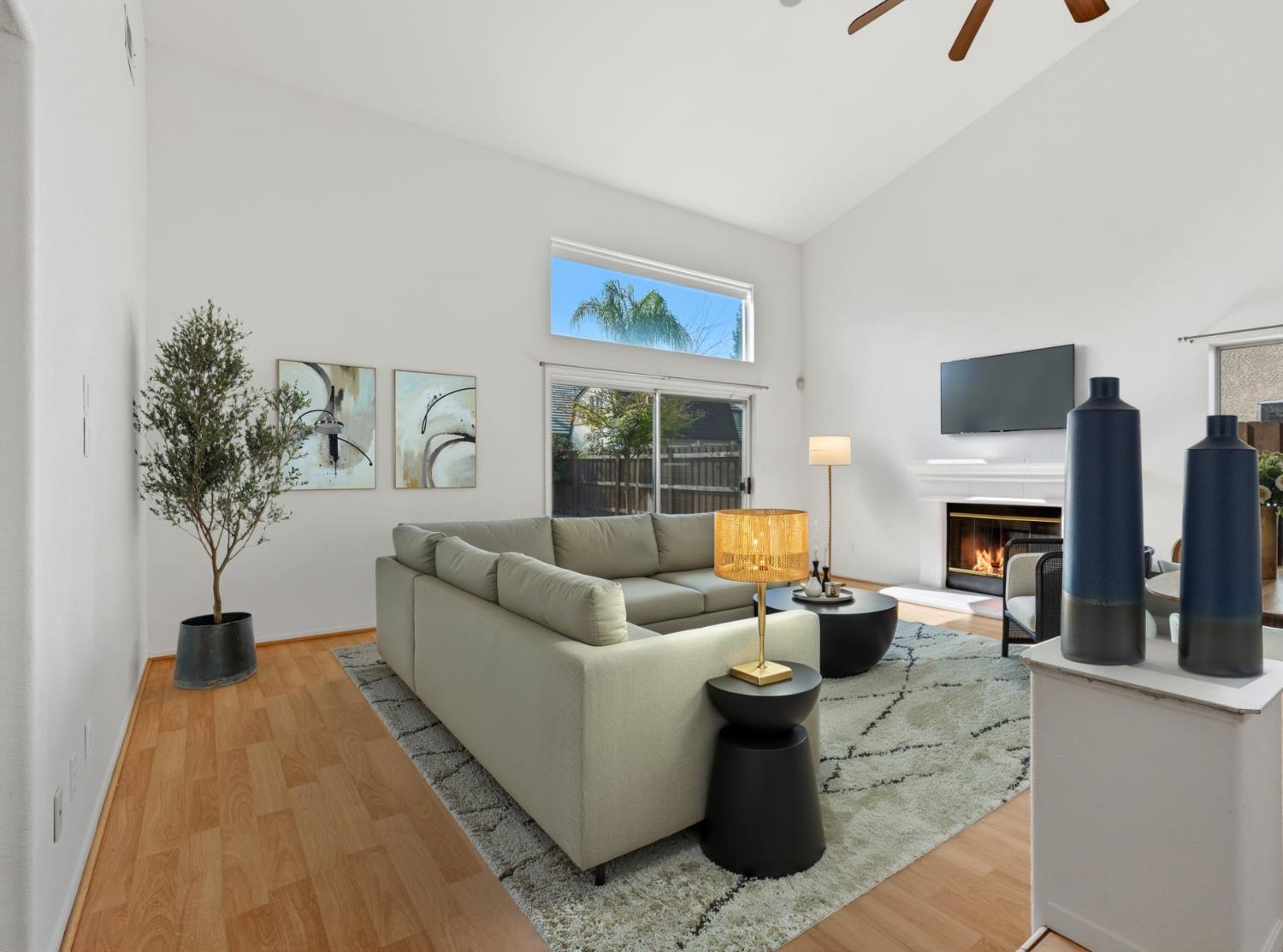 2682 Morris Ave, Clovis, CA 93611