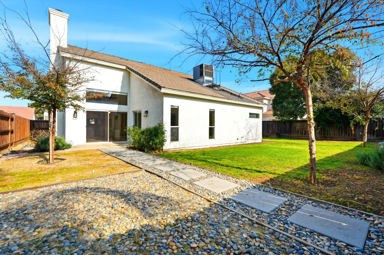 2682 Morris Ave, Clovis, CA 93611