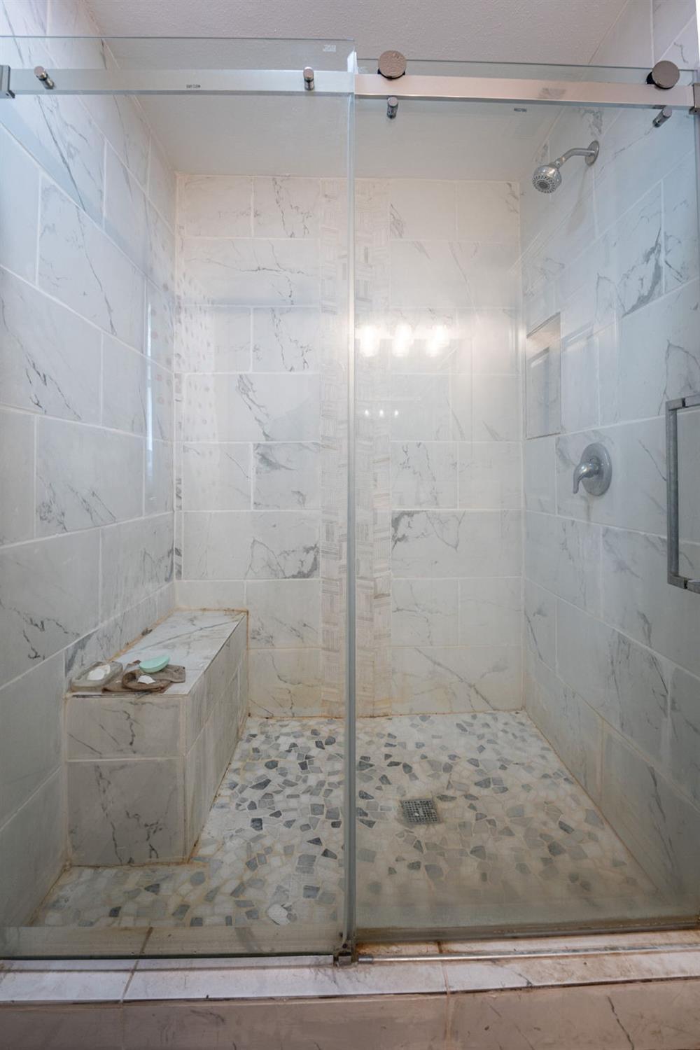 122 E Calimyrna Ave, Fresno, CA 93710