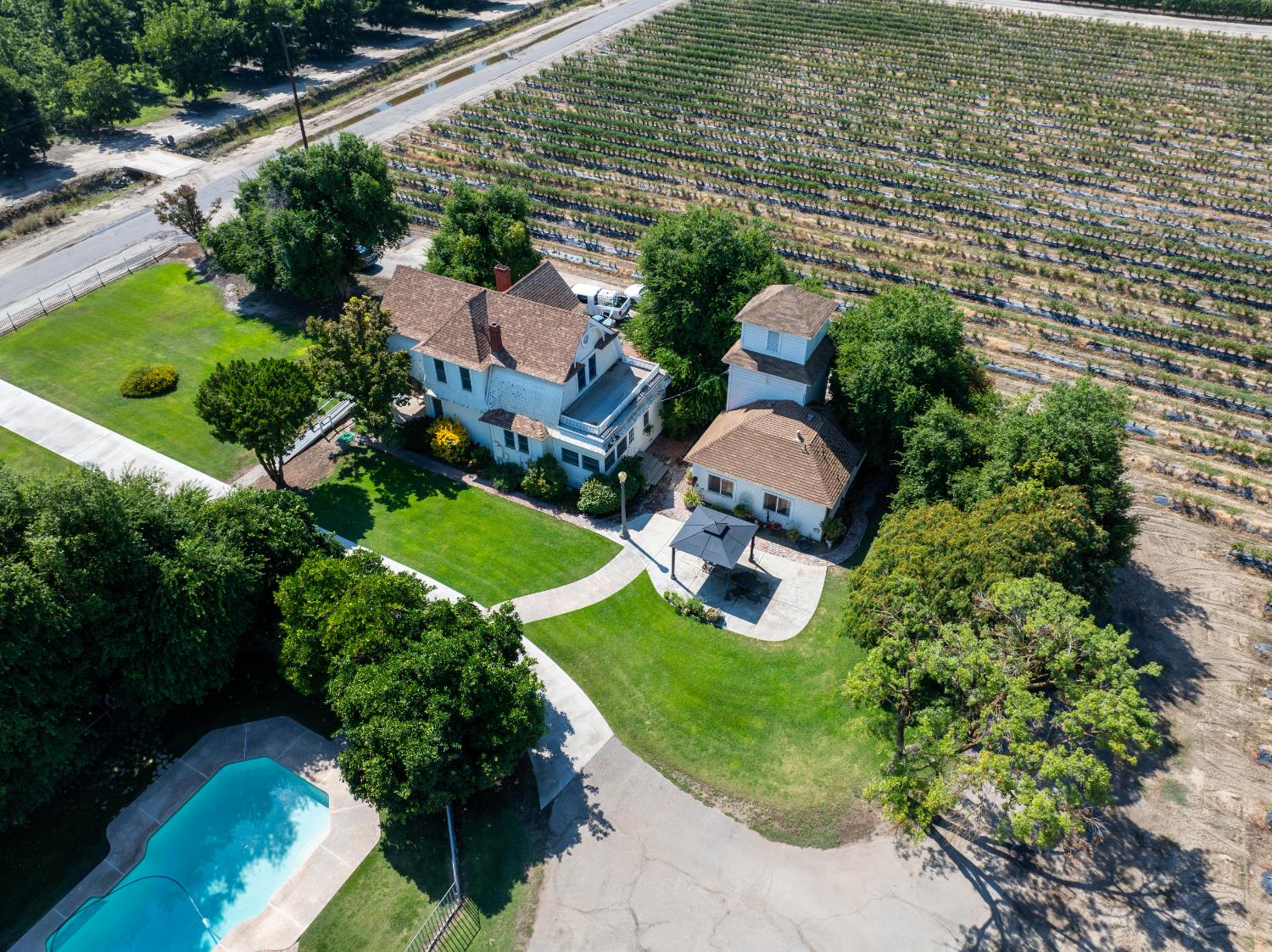 14192 E Kamm, Kingsburg, CA 93631