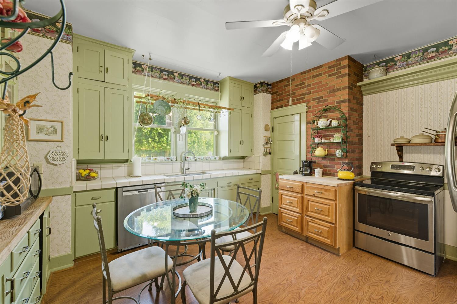 14192 E Kamm, Kingsburg, CA 93631