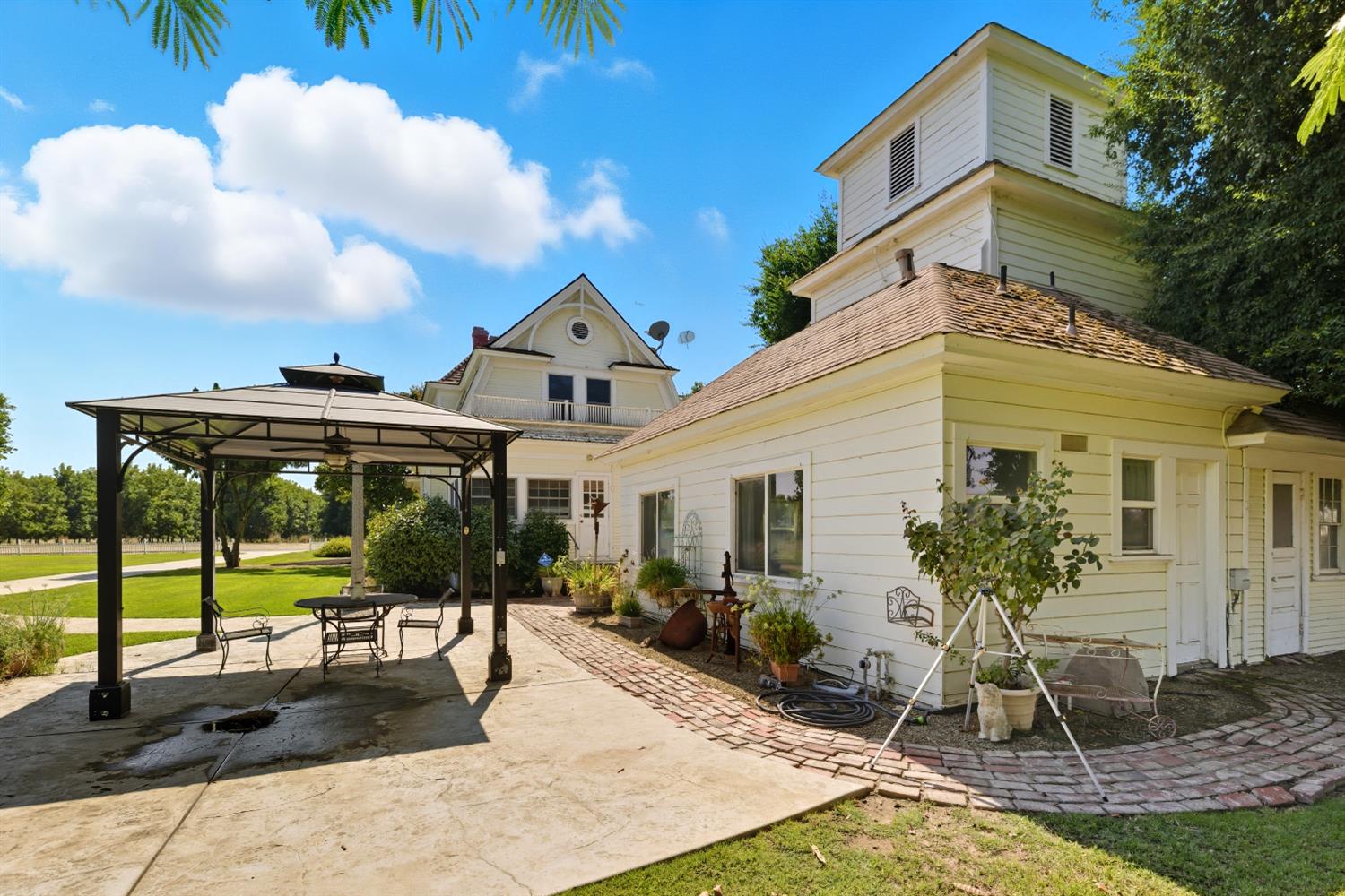 14192 E Kamm, Kingsburg, CA 93631