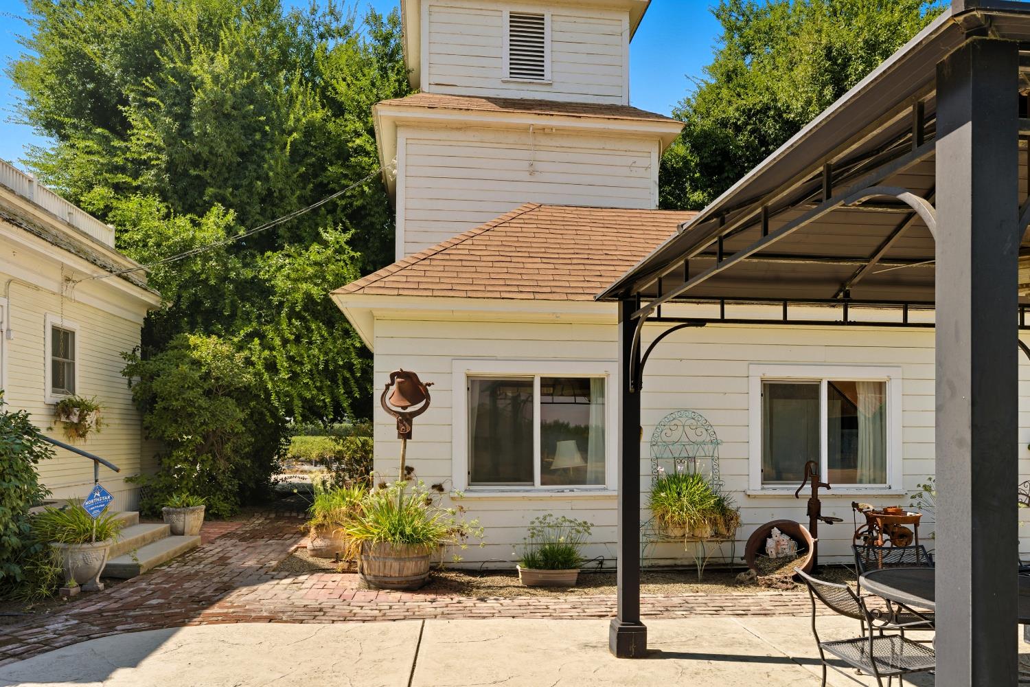 14192 E Kamm, Kingsburg, CA 93631