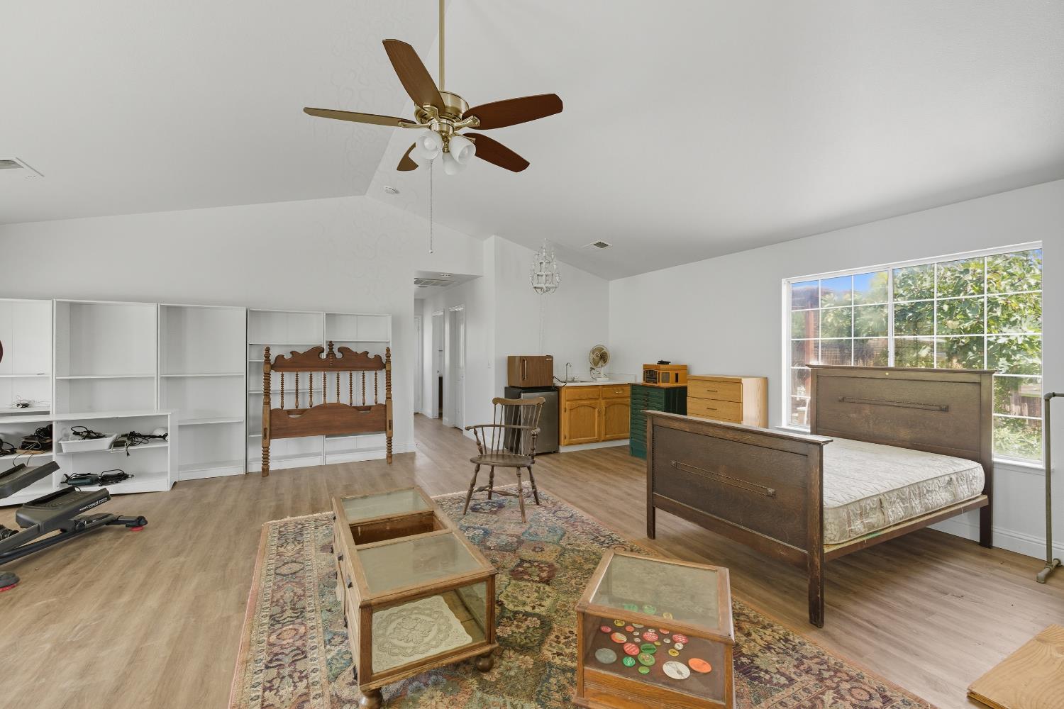 14192 E Kamm, Kingsburg, CA 93631