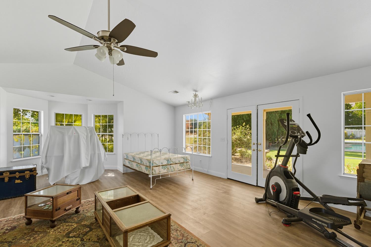 14192 E Kamm, Kingsburg, CA 93631