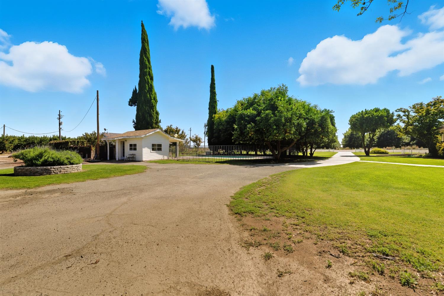 14192 E Kamm, Kingsburg, CA 93631
