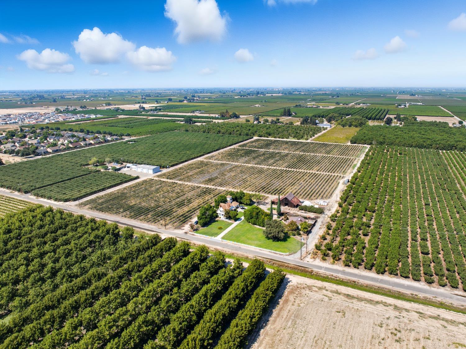 14192 E Kamm, Kingsburg, CA 93631