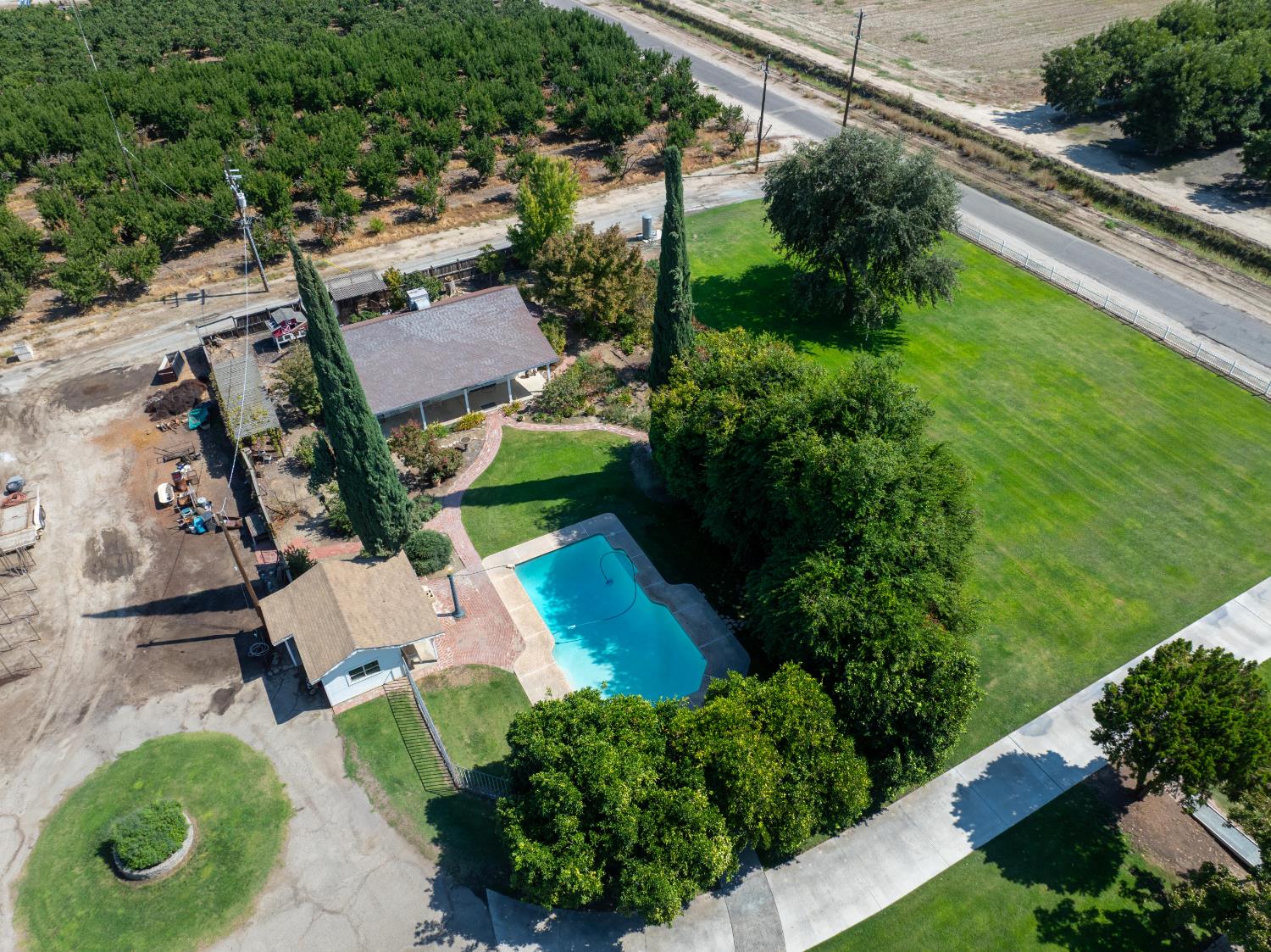 14192 E Kamm, Kingsburg, CA 93631