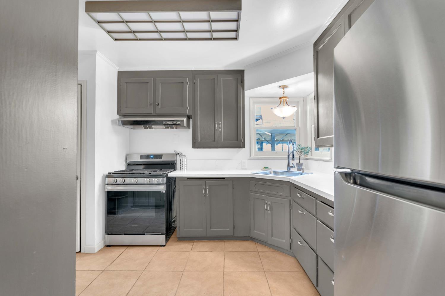 3623 E Lamona, Fresno, CA 93703