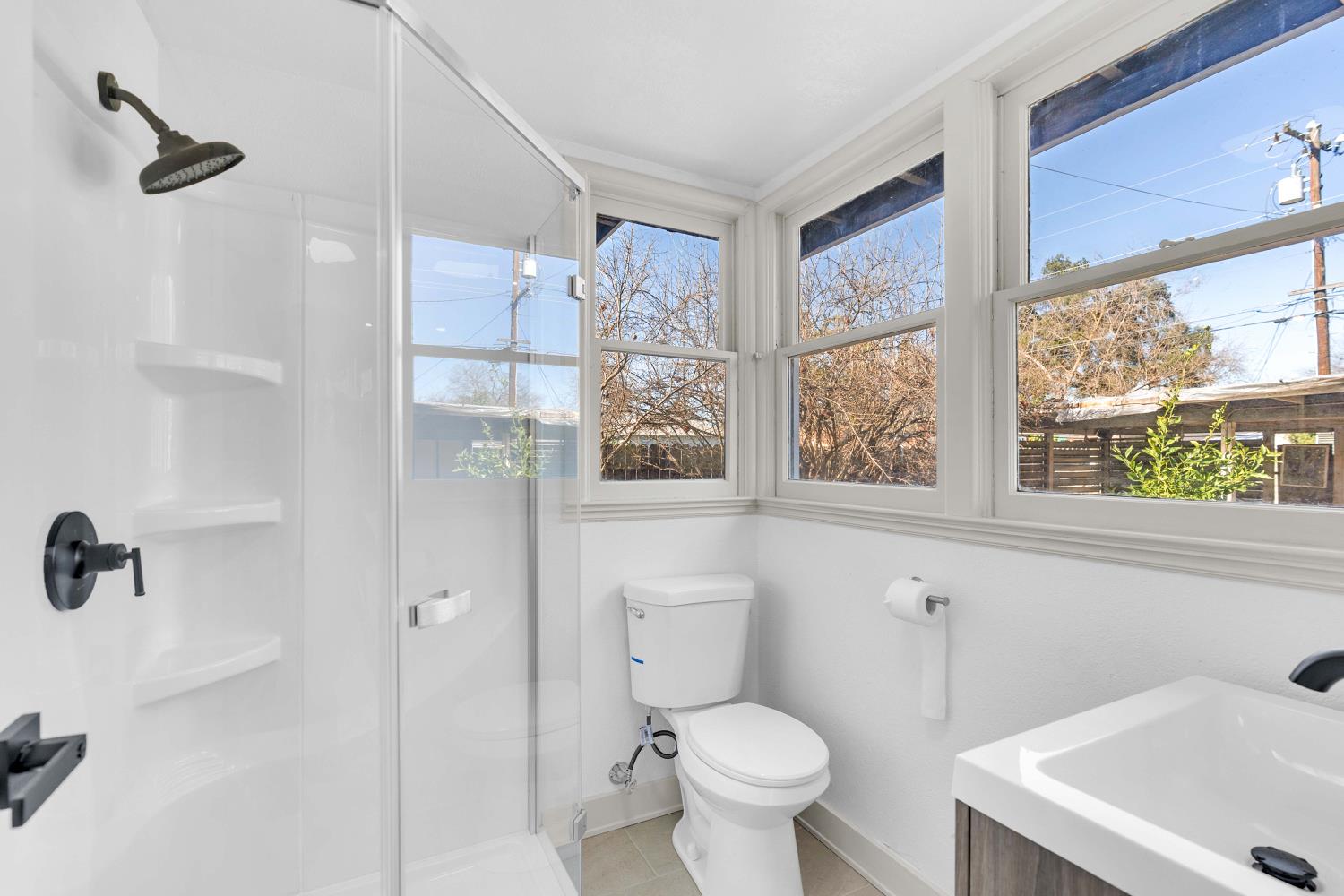 3623 E Lamona, Fresno, CA 93703