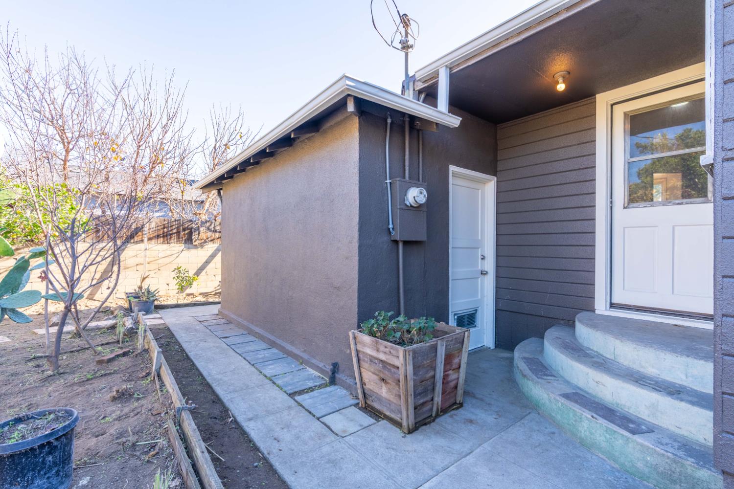 3623 E Lamona, Fresno, CA 93703