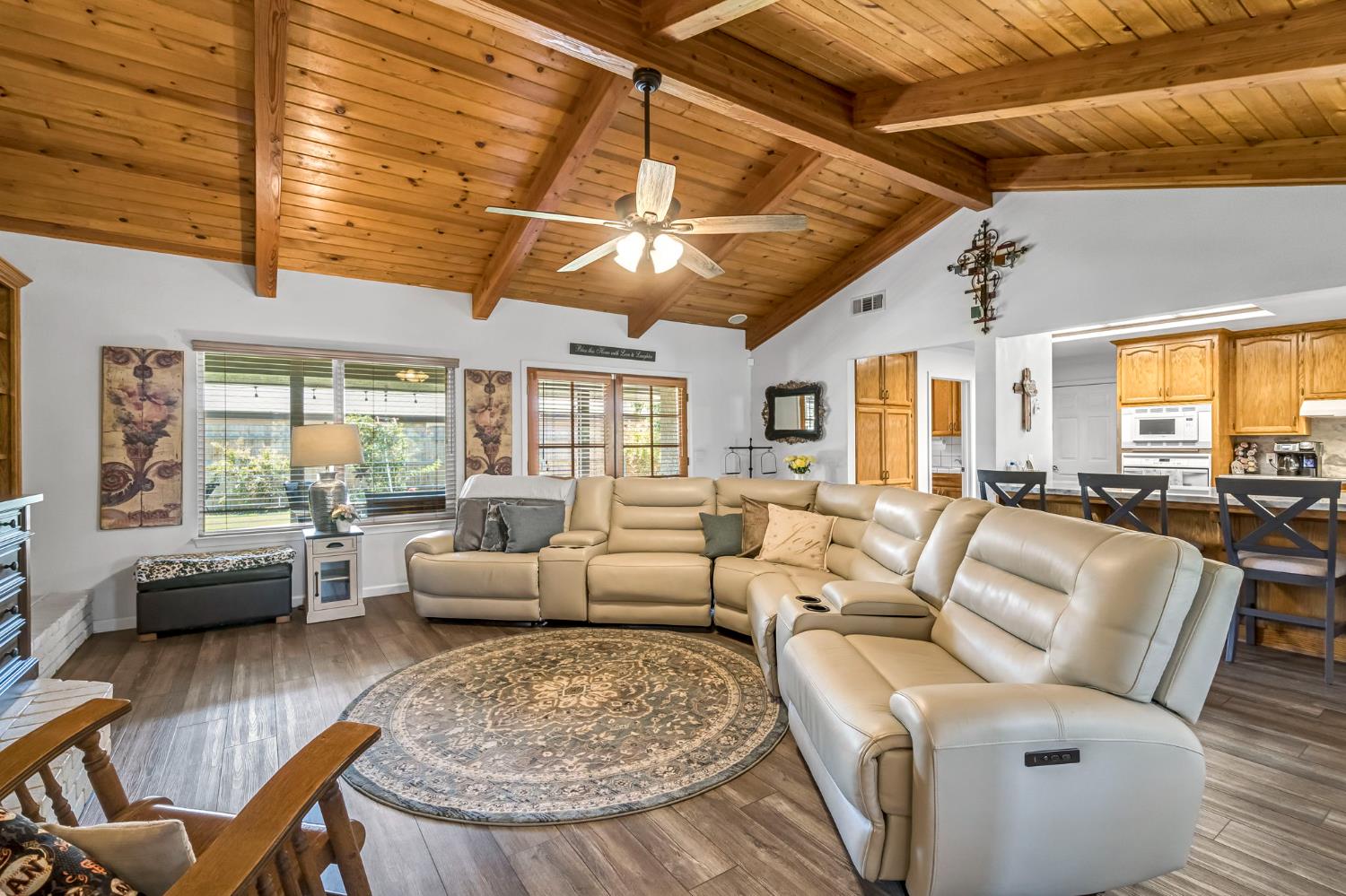 1405 Lincoln Ln, Lemoore, CA 93245