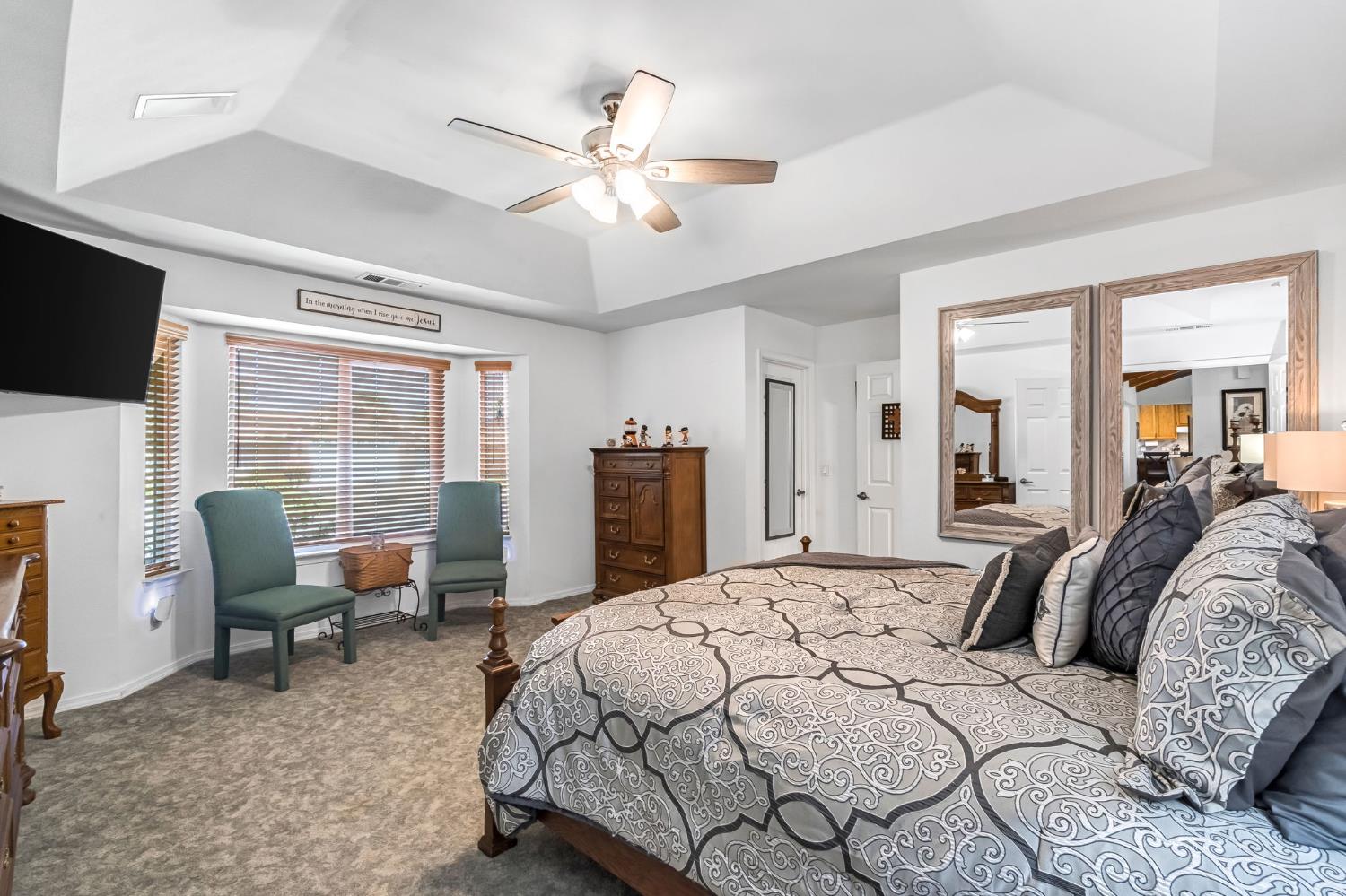 1405 Lincoln Ln, Lemoore, CA 93245