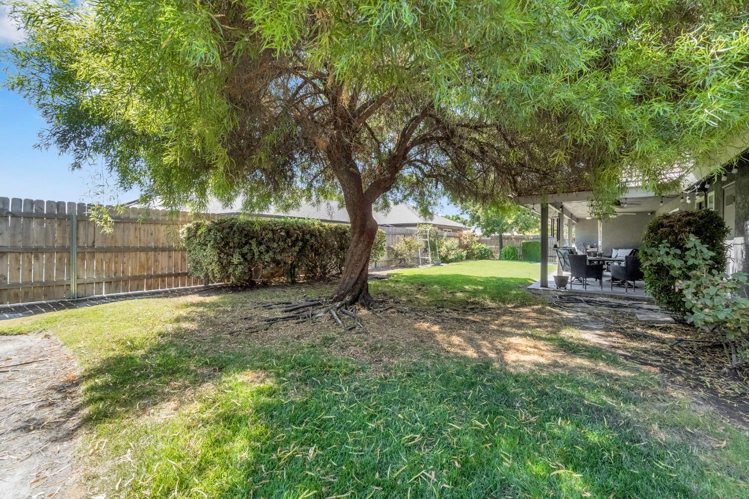 1405 Lincoln Ln, Lemoore, CA 93245
