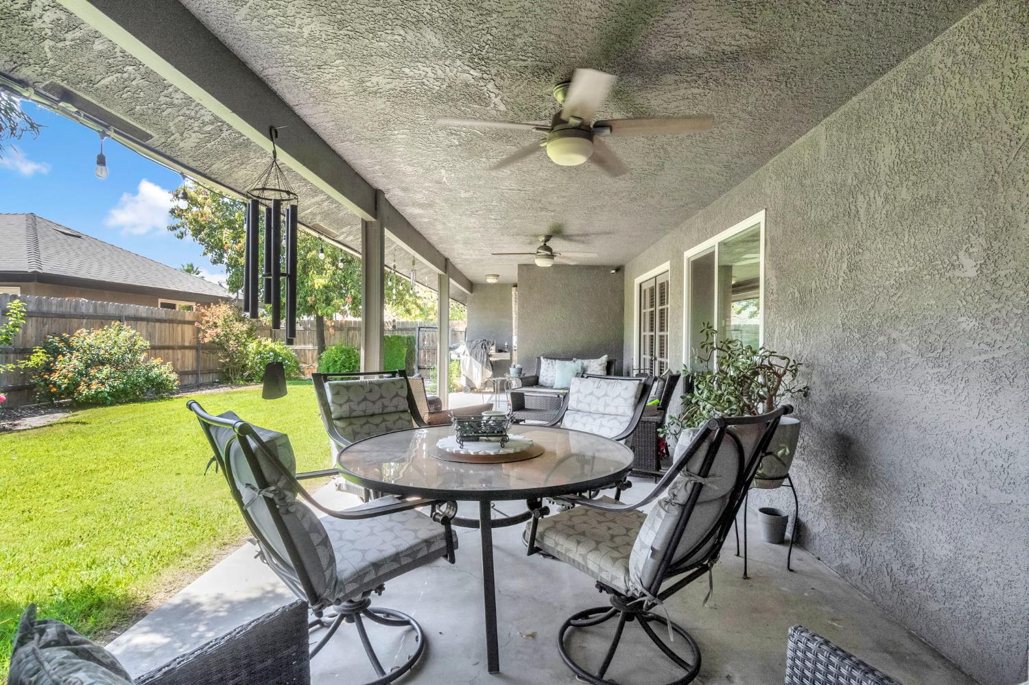 1405 Lincoln Ln, Lemoore, CA 93245