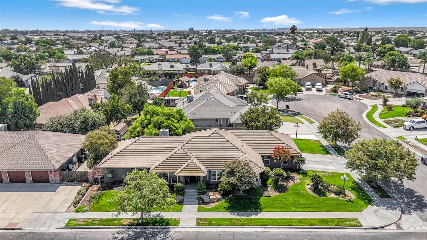 1405 Lincoln Ln, Lemoore, CA 93245