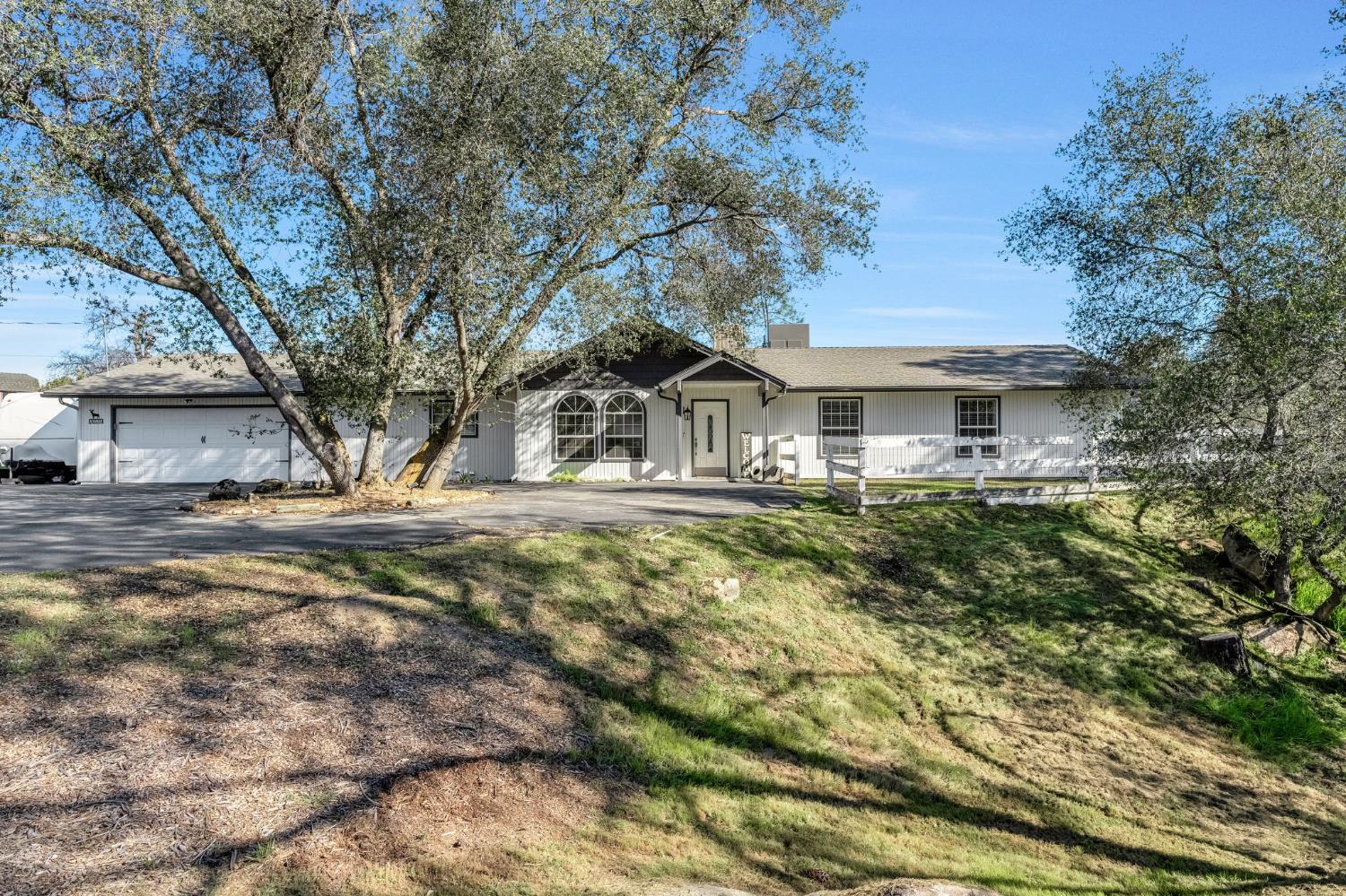 30535 Titan Dr, Coarsegold, CA 93614