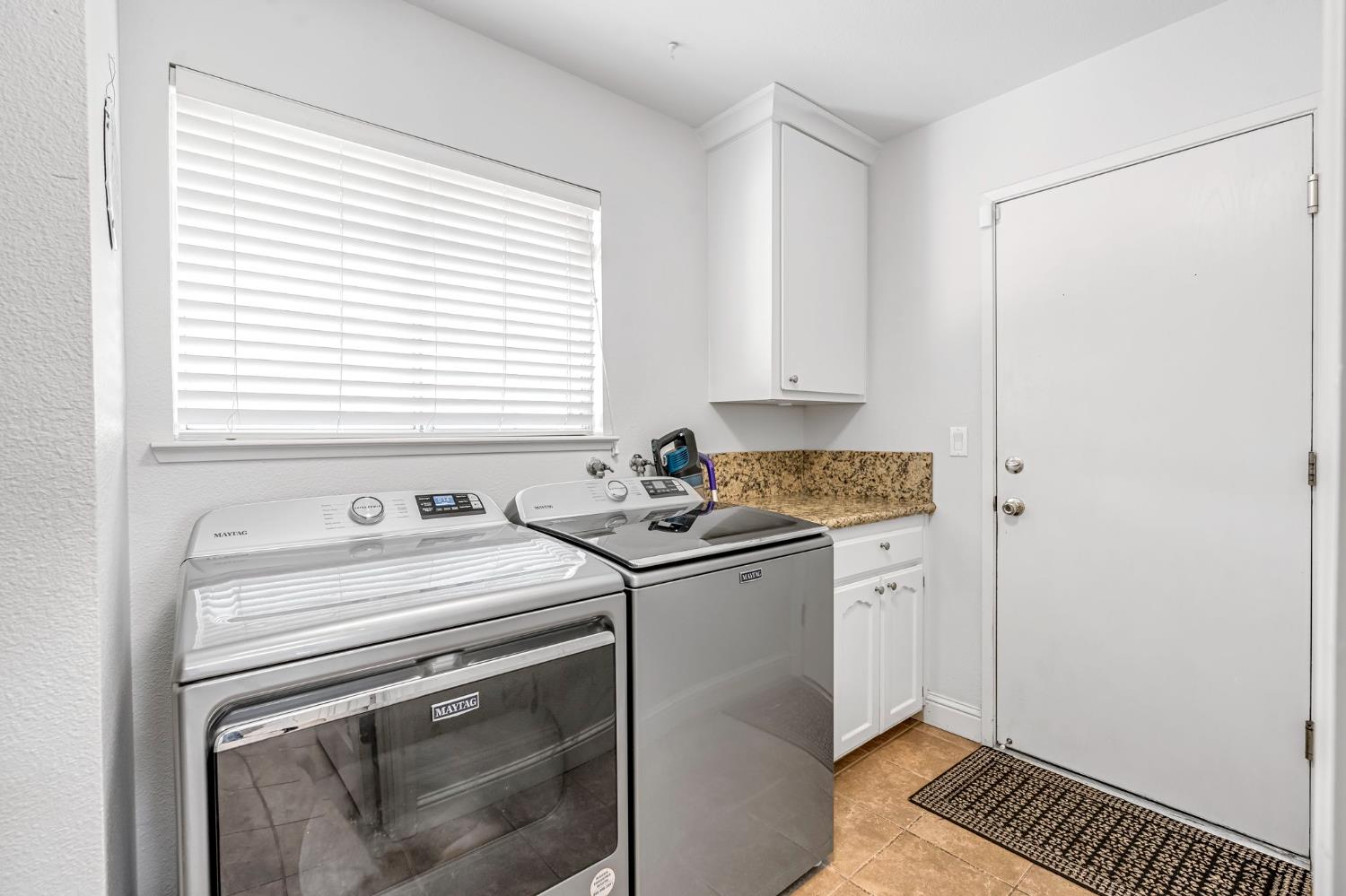 30535 Titan Dr, Coarsegold, CA 93614