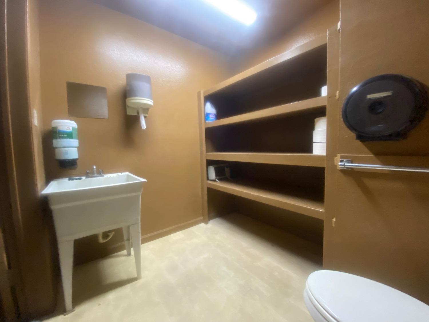 17001 S Derrick Ave, Cantua Creek, CA 93608