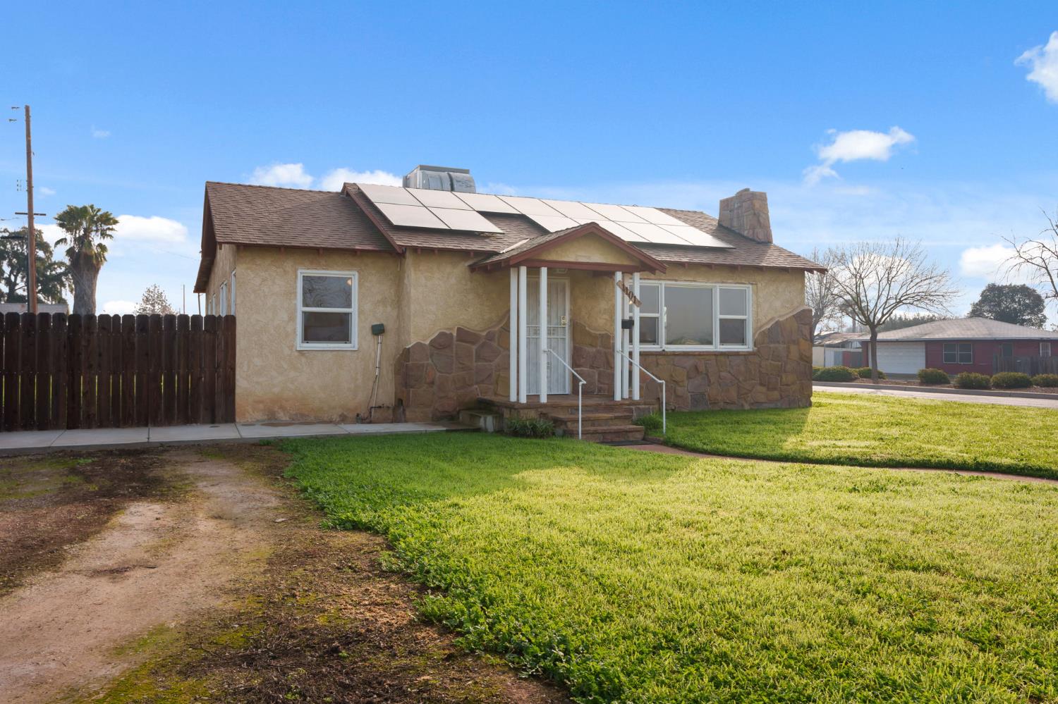 1101 Nebraska Ave, Madera, CA 93638