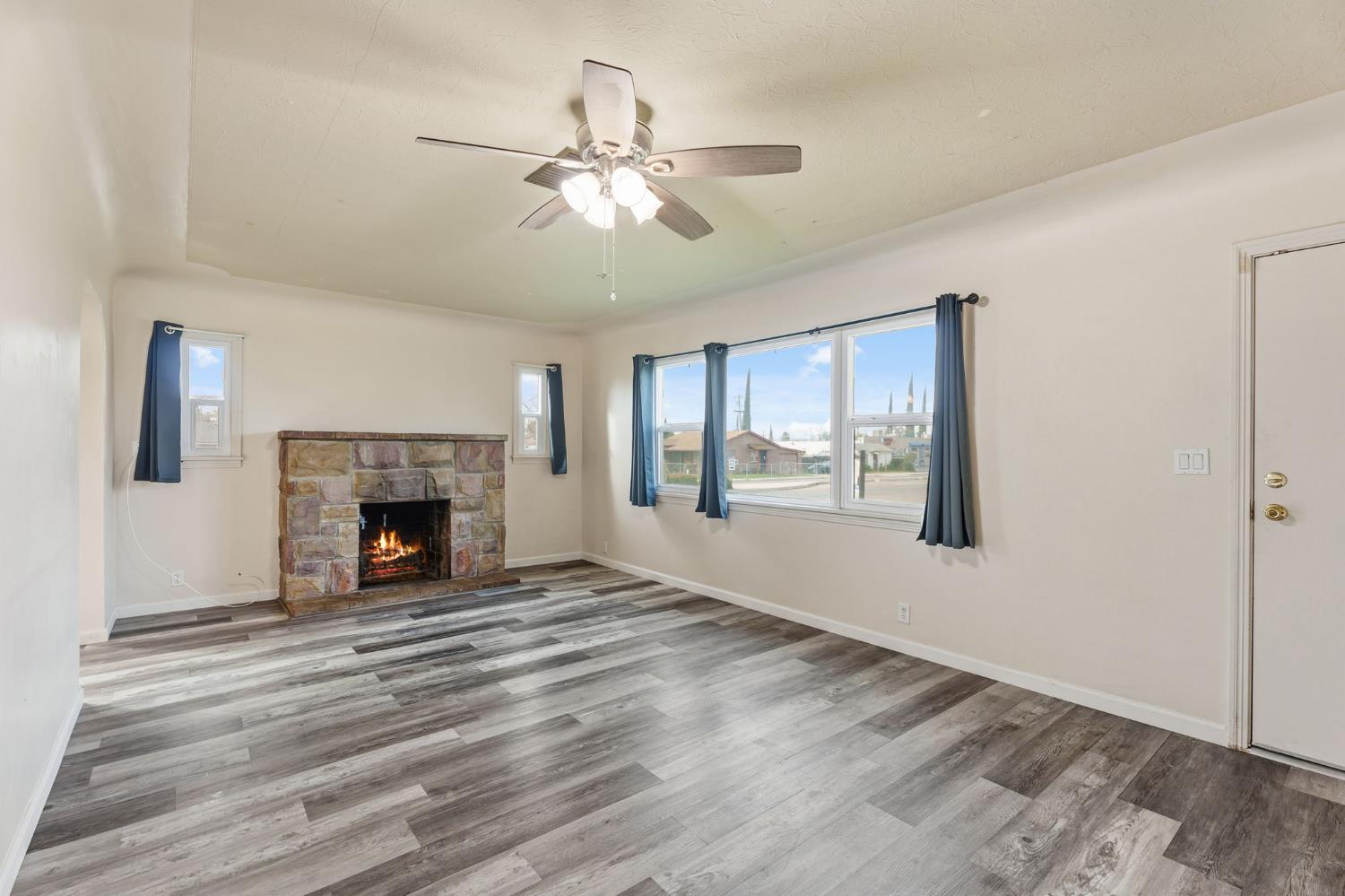 1101 Nebraska Ave, Madera, CA 93638