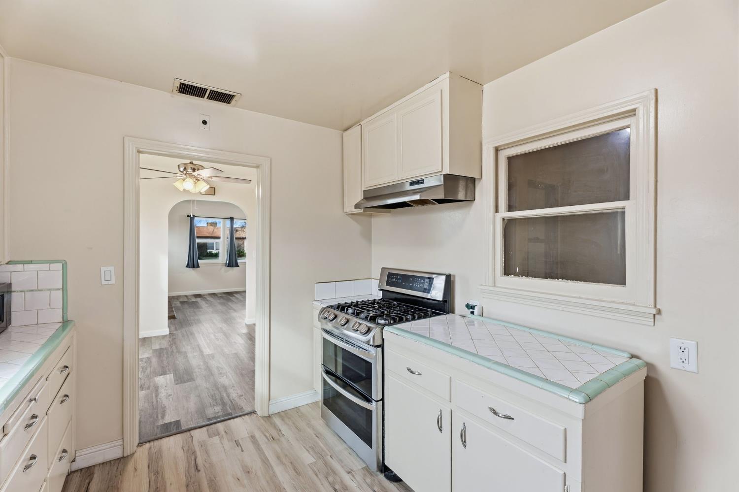 1101 Nebraska Ave, Madera, CA 93638