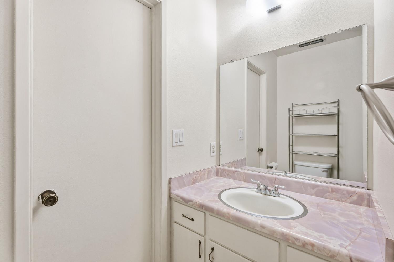 1101 Nebraska Ave, Madera, CA 93638