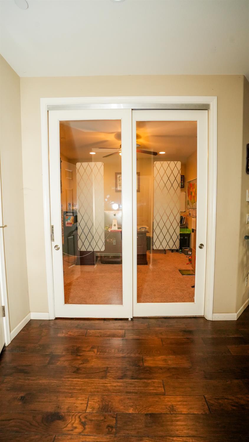 5922 E Fancher Creek Dr, Fresno, CA 93727