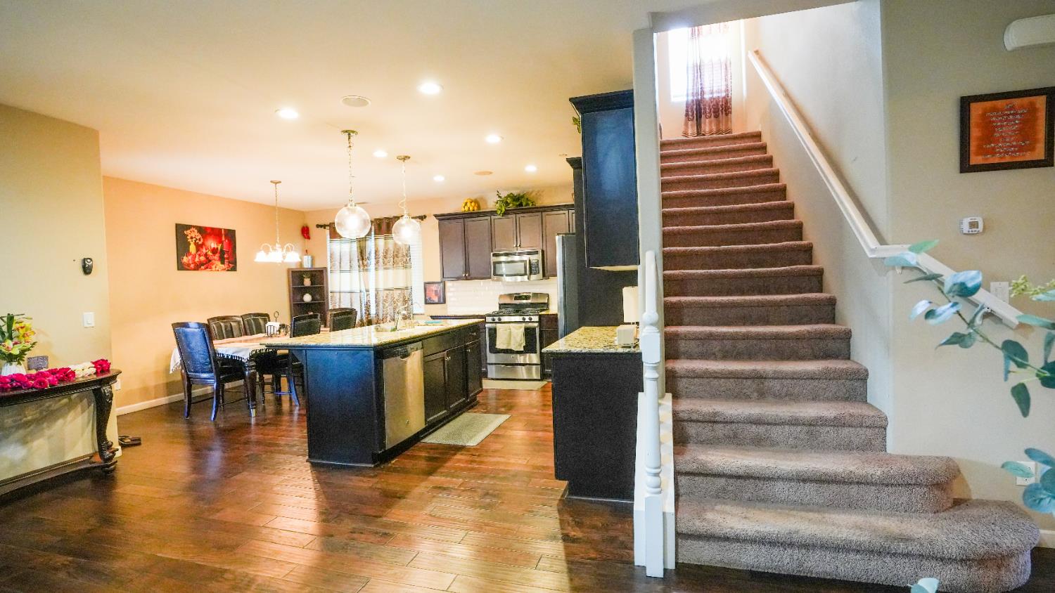 5922 E Fancher Creek Dr, Fresno, CA 93727