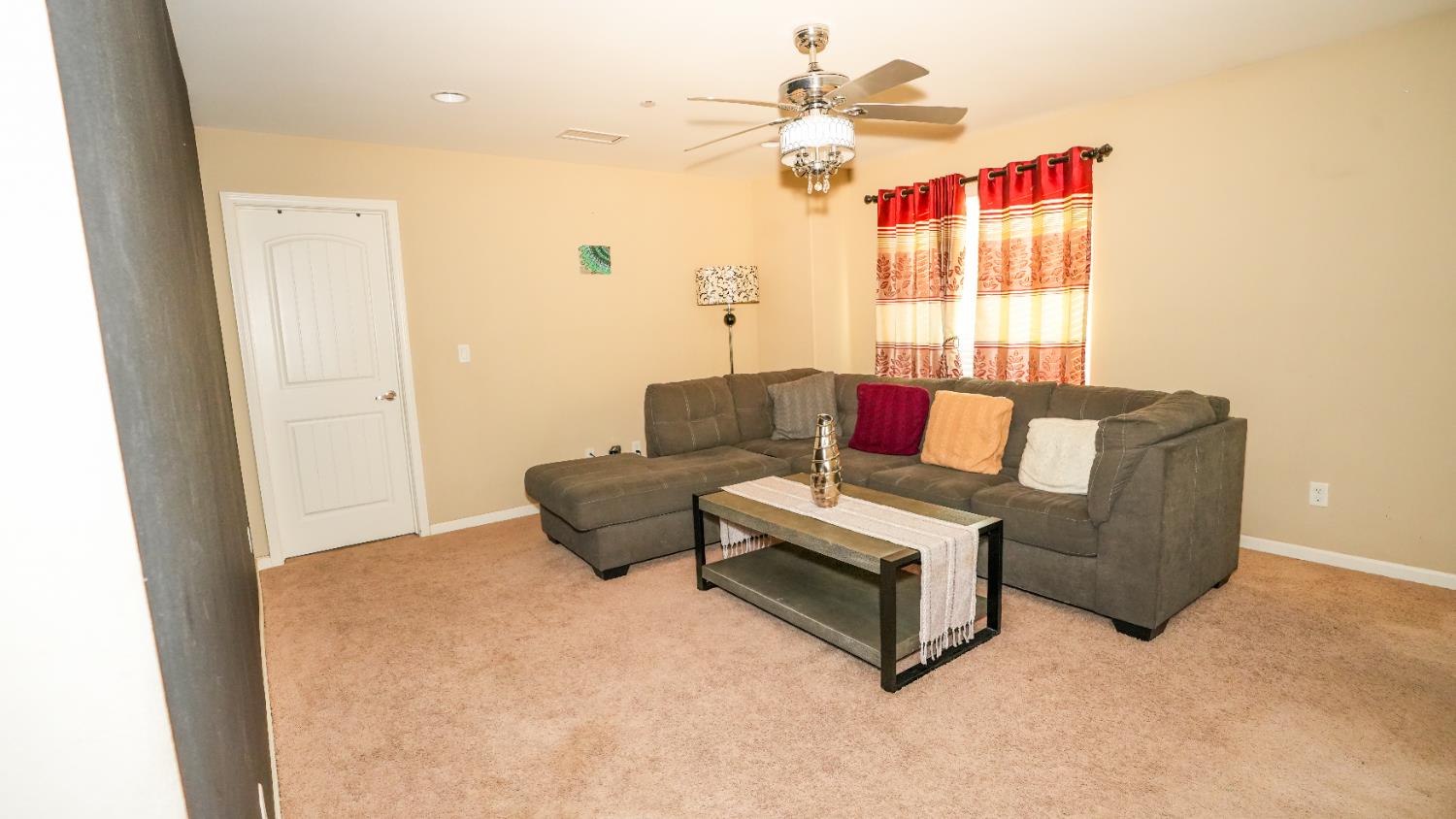 5922 E Fancher Creek Dr, Fresno, CA 93727