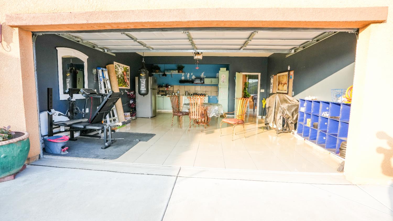 5922 E Fancher Creek Dr, Fresno, CA 93727