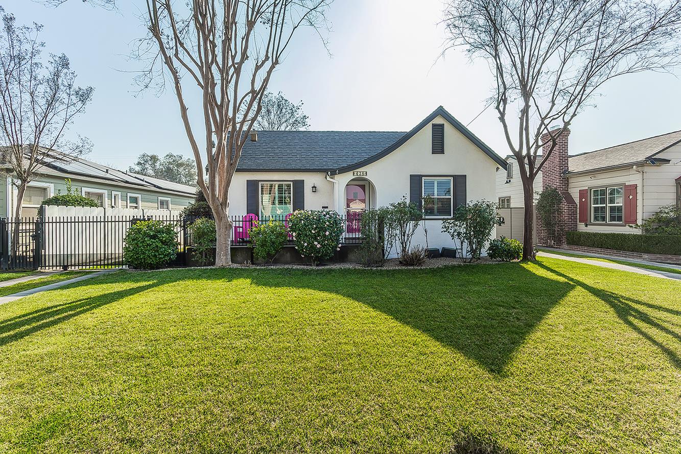 426 E Simpson Ave, Fresno, CA 93704