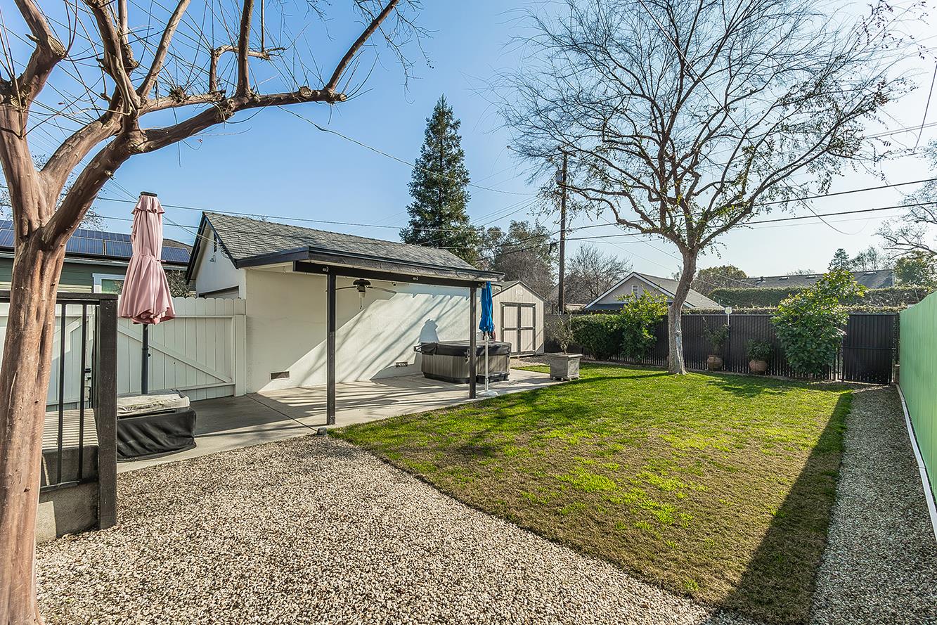 426 E Simpson Ave, Fresno, CA 93704