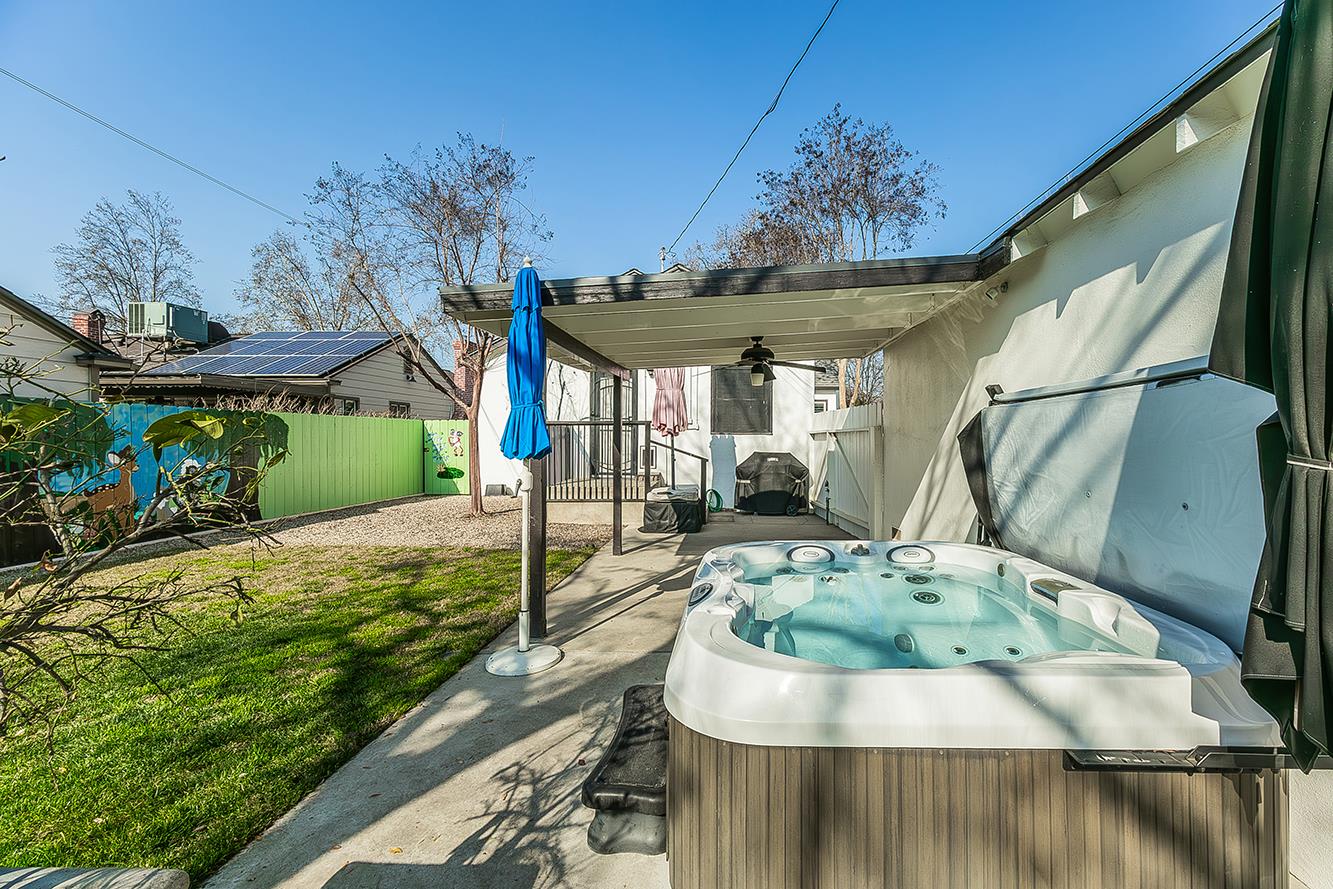 426 E Simpson Ave, Fresno, CA 93704