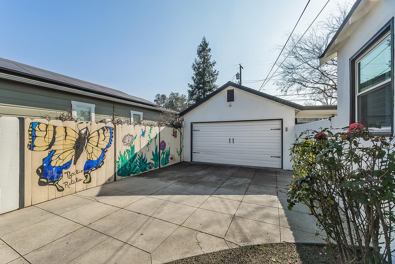 426 E Simpson Ave, Fresno, CA 93704