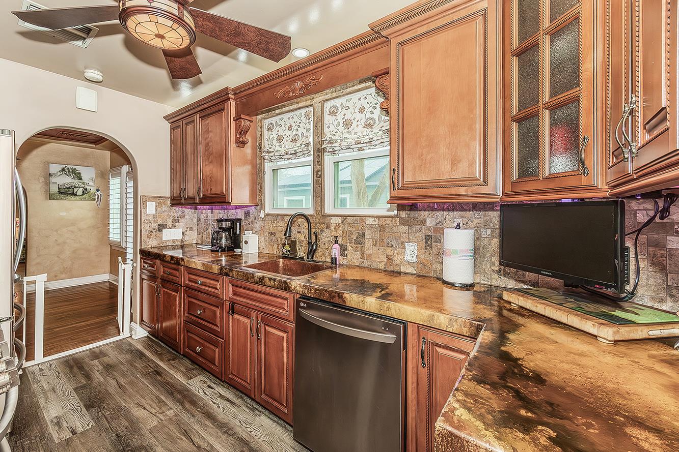 426 E Simpson Ave, Fresno, CA 93704