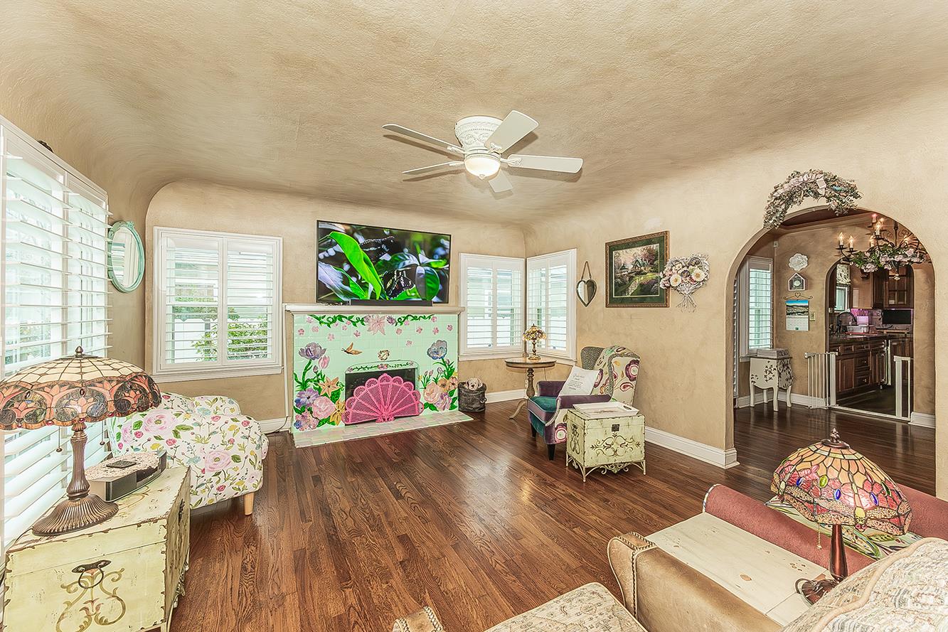 426 E Simpson Ave, Fresno, CA 93704