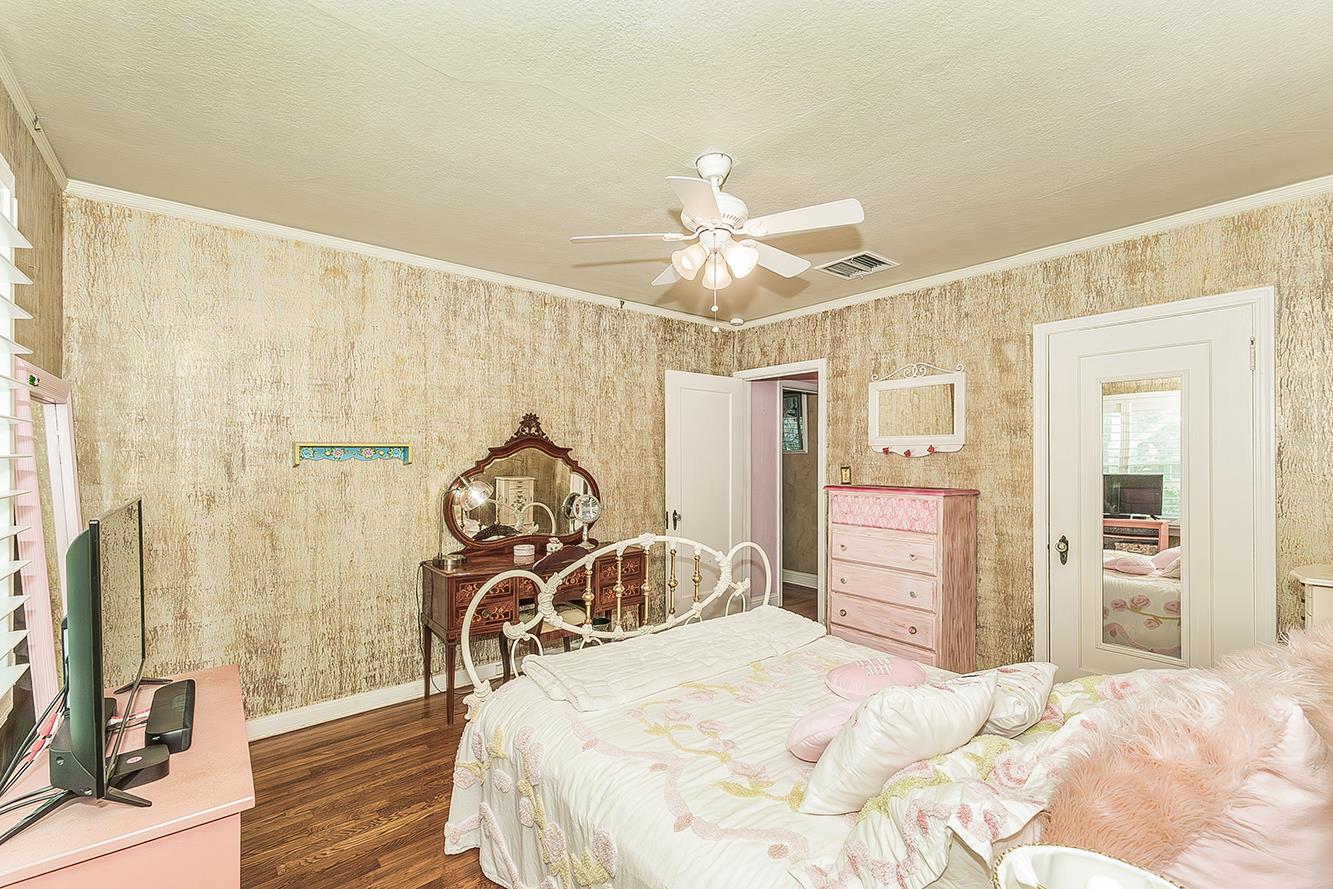 426 E Simpson Ave, Fresno, CA 93704