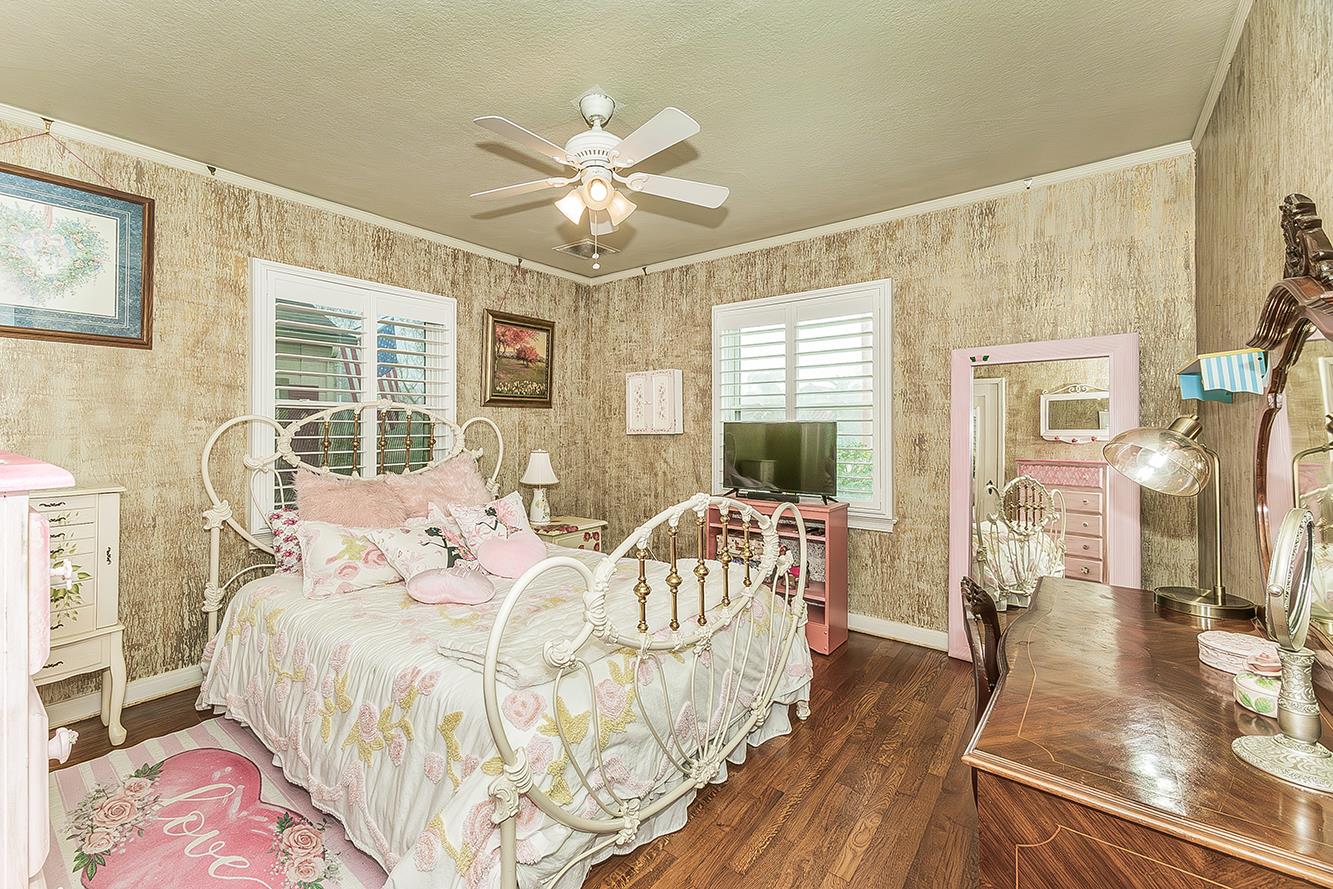 426 E Simpson Ave, Fresno, CA 93704