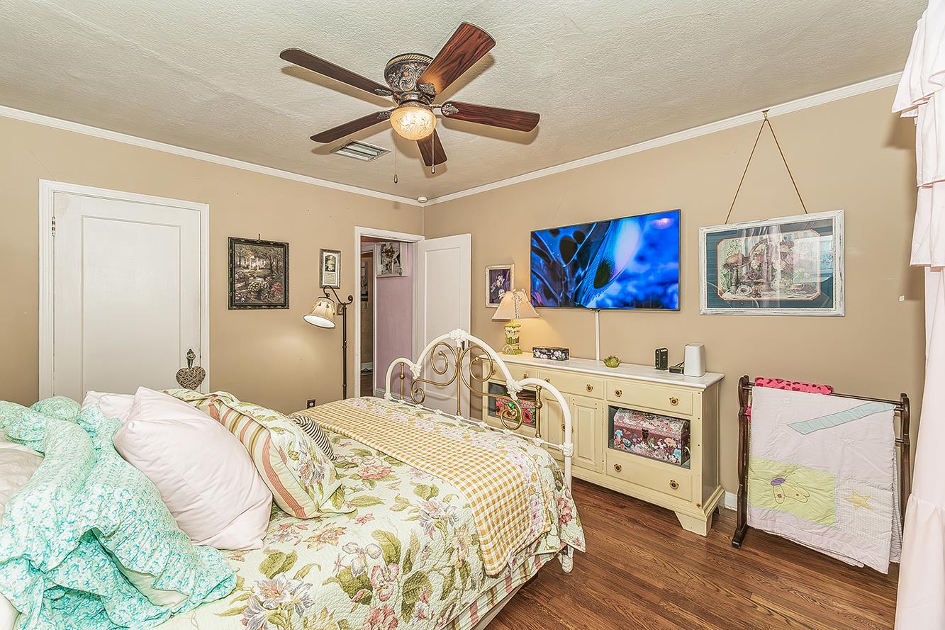 426 E Simpson Ave, Fresno, CA 93704