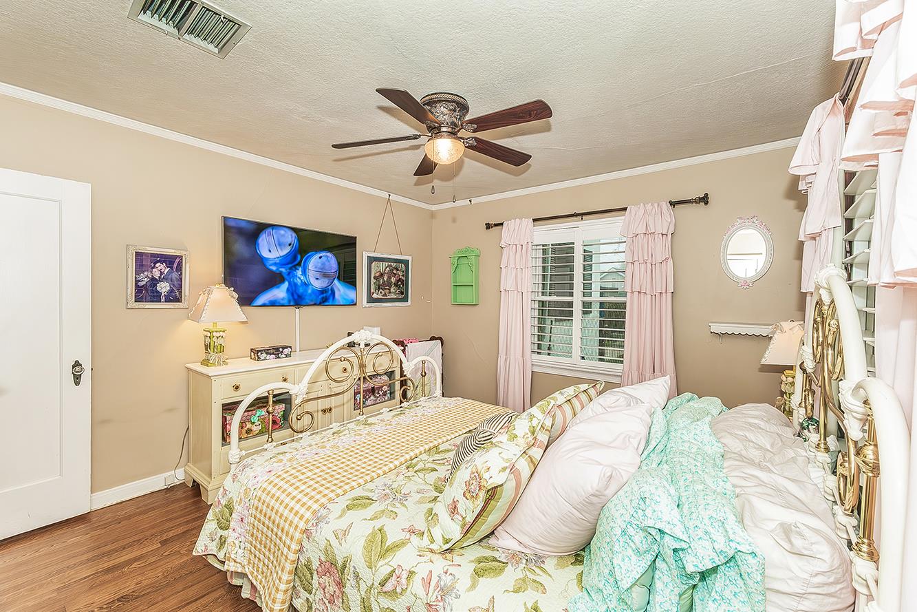 426 E Simpson Ave, Fresno, CA 93704