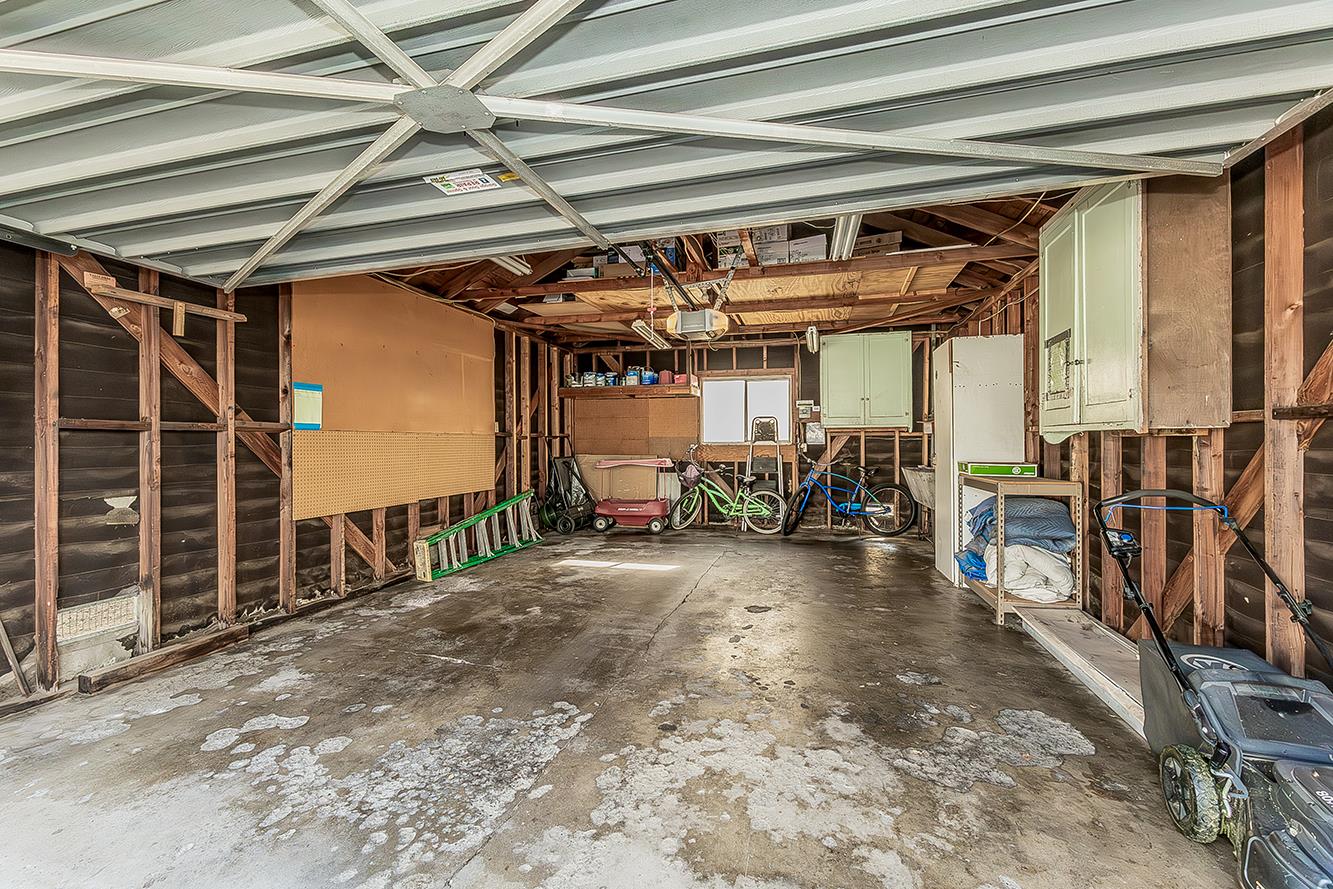 426 E Simpson Ave, Fresno, CA 93704