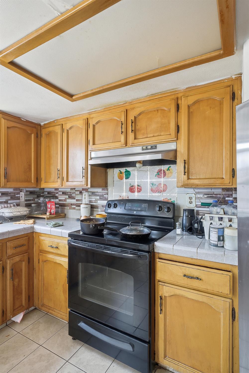 2580 N Knoll Ave, Fresno, CA 93722