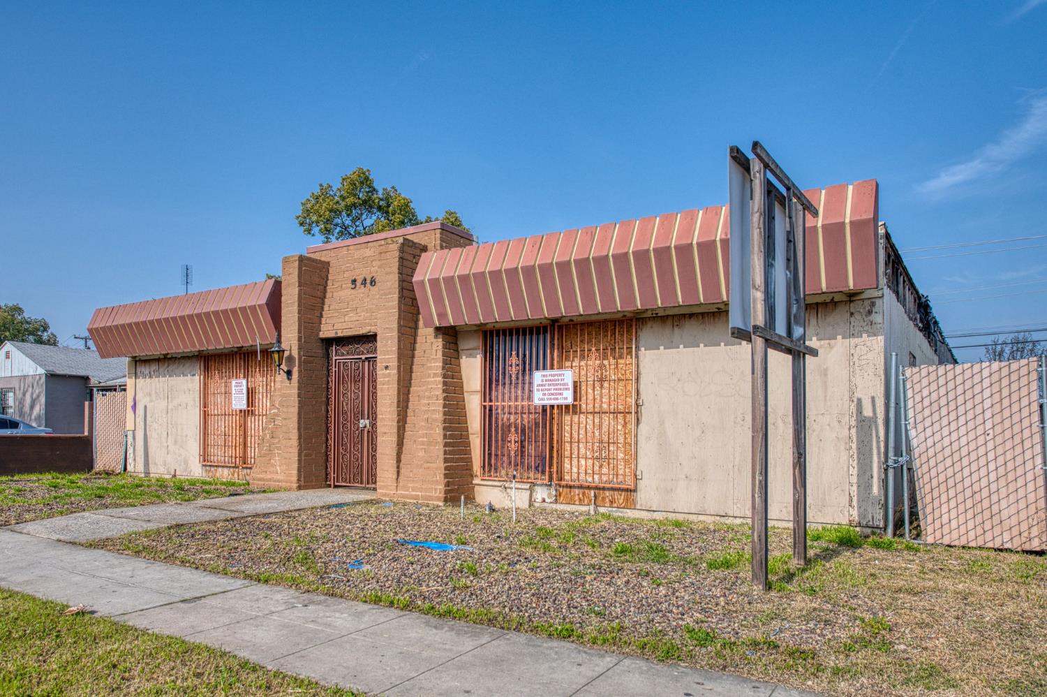546 W Shields Ave, Fresno, CA 93705