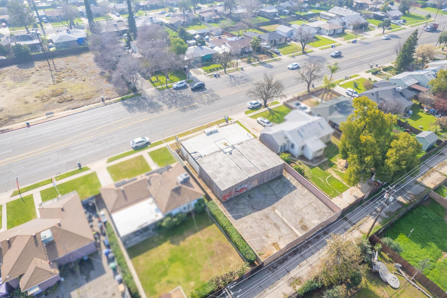 546 W Shields Ave, Fresno, CA 93705
